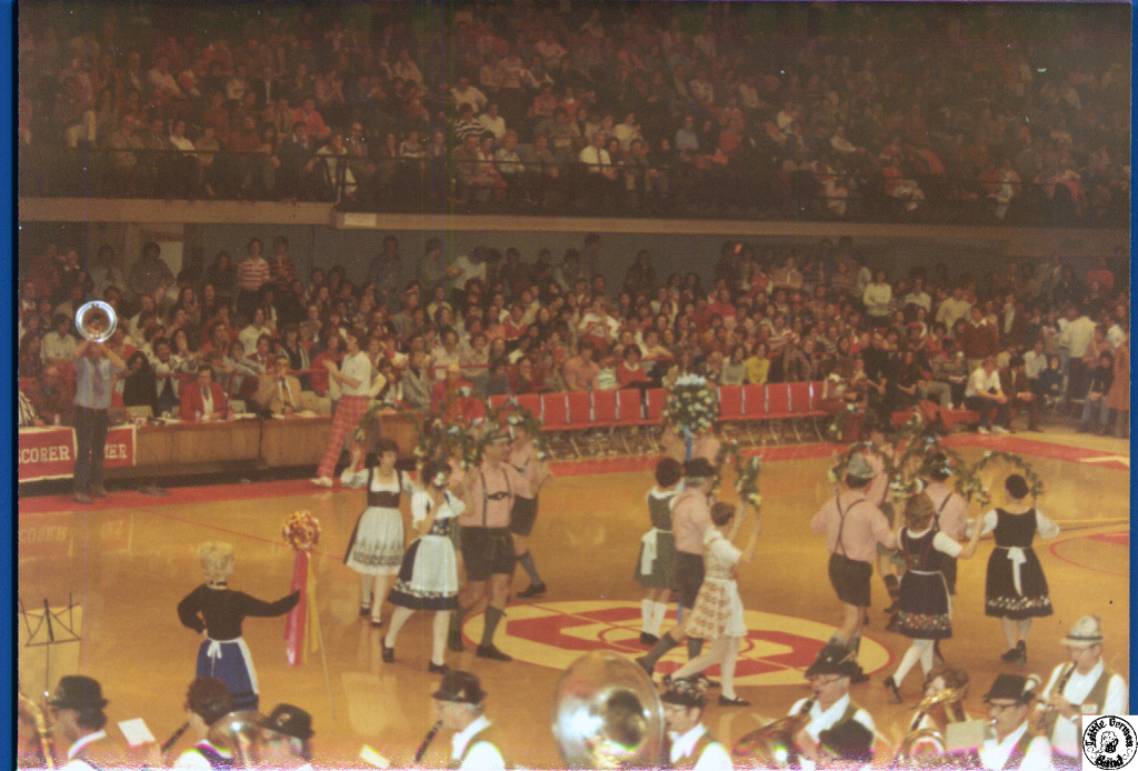1977 02 16 05 NCSU-Duke BB half time.jpg